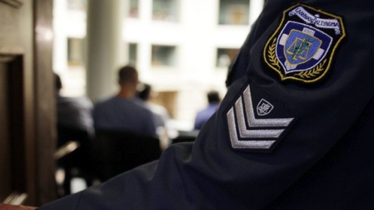 Δικογραφία σε βάρος αρχιφύλακα που κατείχε «μίνι» οπλοστάσιο