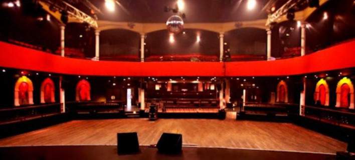 Σοκάρει η φωτογραφία μέσα από το θέατρο Bataclan… λίγες ώρες μετά το “χτύπημα” (φωτό)