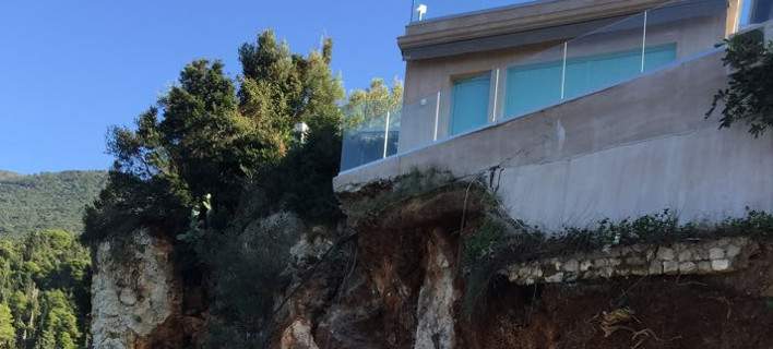 Eικόνες από την παραλία Κάθισμα στην Λευκάδα μετά τον καταστροφικό σεισμό (φωτο)