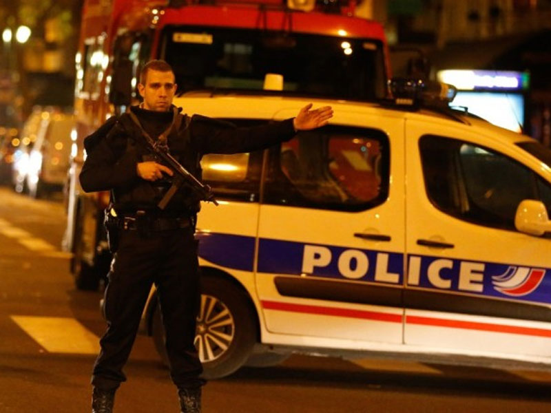 Saint Denis: Έκρηξη στο προάστιο του κρησφύγετου των τρομοκρατών στο Παρίσι