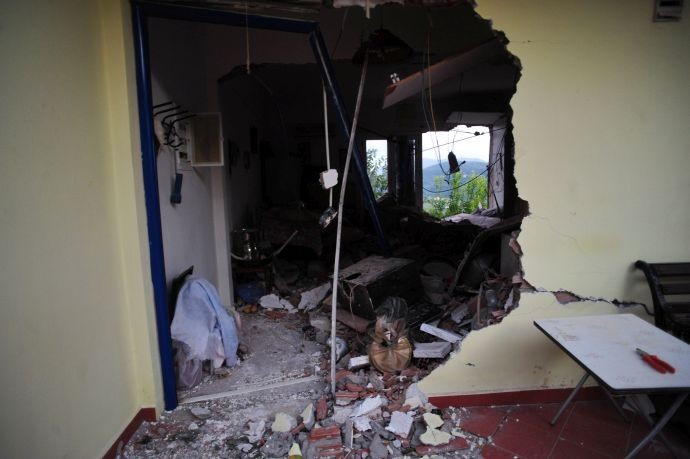 Mετρά τις πληγές της η Λευκάδα: Δύο νεκροί και αμέτρητες καταστροφές μετά τα 6,1 Ρίχτερ