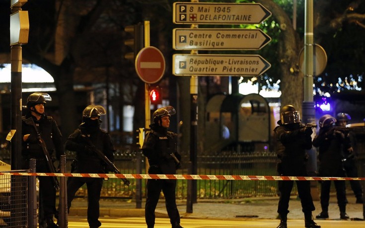 Πληροφορίες για νεκρό πολίτη στη μάχη αστυνομίας – ισλαμιστών στο Σεν Ντενί: Σε εξέλιξη έκτακτη σύσκεψη στο Μέγαρο των Ηλυσίων