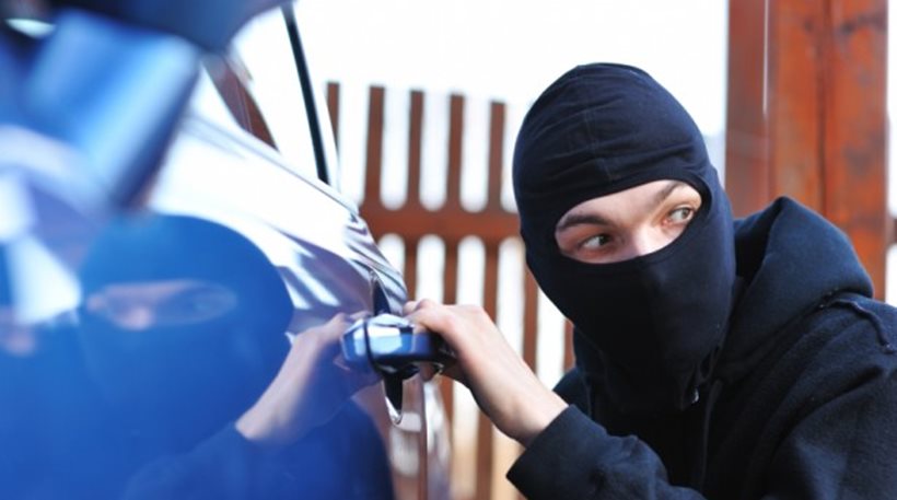 Λαμία: Συνελήφθη ο κλέφτης των σταθμευμένων αυτοκινήτων