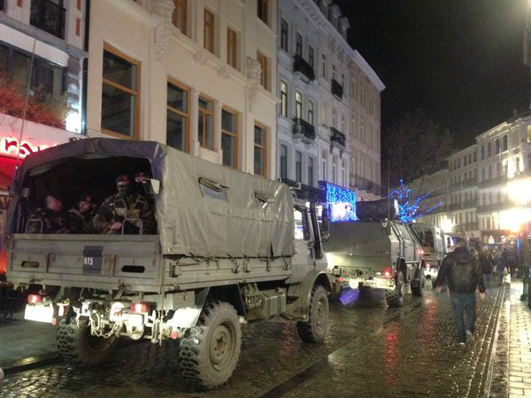 Στρατιωτικές δυνάμεις αναπτύσσονται στο κέντρο των…Βρυξελλών – Τί συμβαίνει; (φωτο, vid) UPD