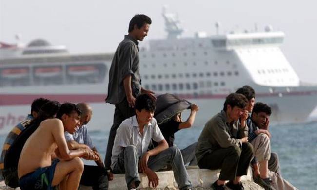 Λιγότεροι οι λαθρομετανάστες που επιχειρούν να φύγουν από την Ελλάδα μέσω Πάτρας