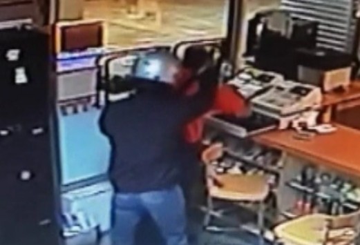 Άγρια ληστεία βενζινάδικου στην Παλλήνη [βίντεο]