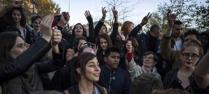 “Δεν θέλουμε να είμαστε η γενιά του πολέμου”, λένε οι νεαροί Γάλλοι