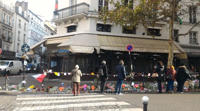 Ξανά σε λειτουργία το το μπαρ «La Bonne Biere» μετά το αιματοκύλισμα στο Παρίσι