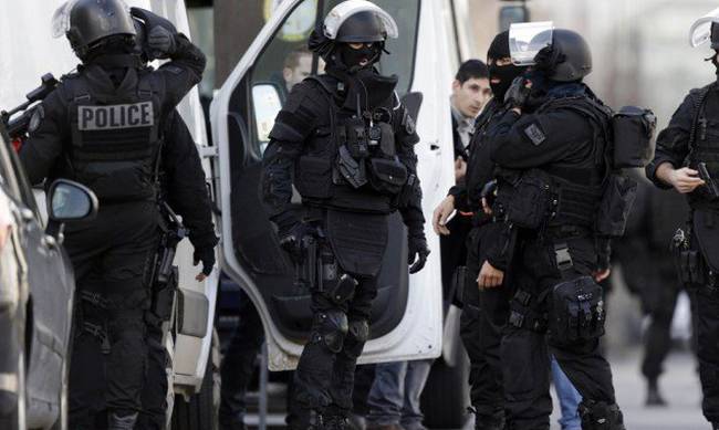 Eντοπίστηκαν πυρομαχικά του ISIS σε μουσουλμανικό τέμενος ανατολικά του Παρισιού