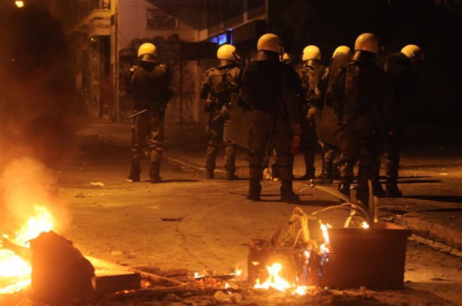 Βόλος: 13χρονος έπεσε στη θάλασσα για να μην τον πιάσει η αστυνομία!