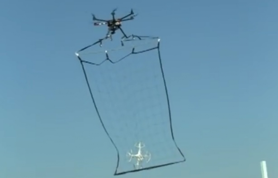H αστυνομία με drone θα αποτρέπει τρομοκρατικές επιθέσεις που θα γίνονται με χρήση… drone! (Βίντεο)