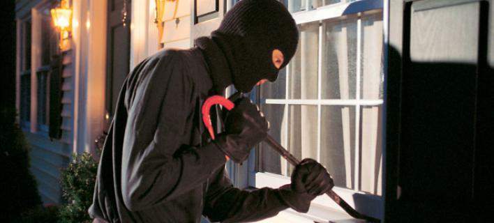 Εξαρθρώθηκε σπείρα Γεωργιανών “οικονομικών μεταναστών” που είχε ρημάξει σπίτια σε όλη την Αττική- Δείτε πως δρούσε