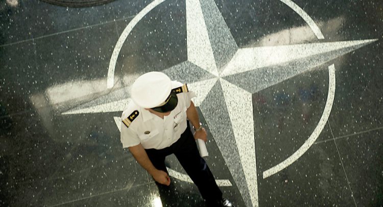 Αμερικανός αναλυτής: “Το ΝΑΤΟ δεν μπορεί να κερδίσει τη Ρωσία”