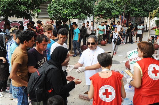 «Κράτος εν κράτει»  Αλγερινοί, Μαροκινοί και Αφγανοί στο κέντρο διέλευσης λαθρομεταναστών στο Ελληνικό