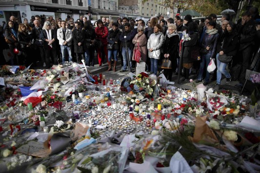 Η τραγική ιστορία για τον αστυνομικό που μπήκε πρώτος στο Bataclan: Είπε «αντίο» στη σύντροφό του από το τηλέφωνο ενώ τον πυροβολούσαν