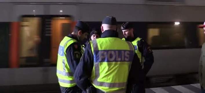 Σουηδία: Ενέκρινε την επέκταση των ελέγχων στα σύνορα για τον περιορισμό μεταναστευτικών ροών