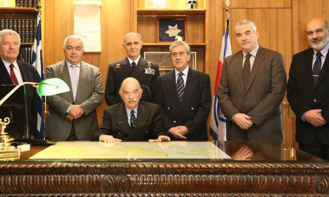 Επίσκεψη Επιτίμων Αρχηγών ΓΕΝ στο Γενικό Επιτελείο Ναυτικού (φωτό)