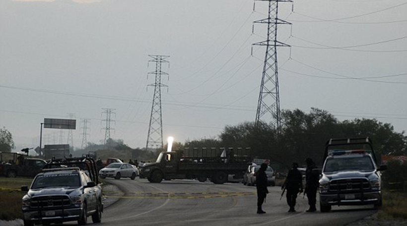 Μεξικό: Εκτέλεσαν 4 άνδρες και τους άφησαν δίπλα σε σταθμό διοδίων