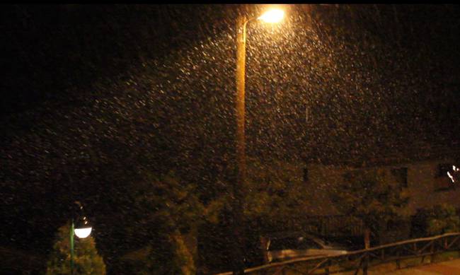 Διακοπή της κυκλοφορίας στην Πεντέλη λόγω χιονόπτωσης