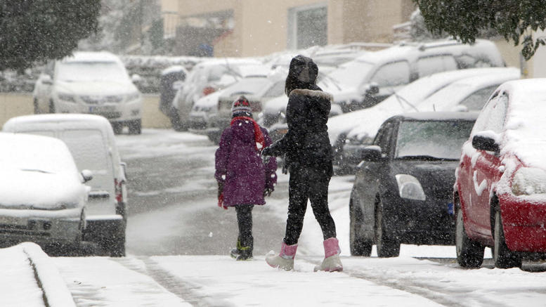 ΕΛ.ΑΣ: Οδηγίες για πεζούς και οδηγούς στον παγετό