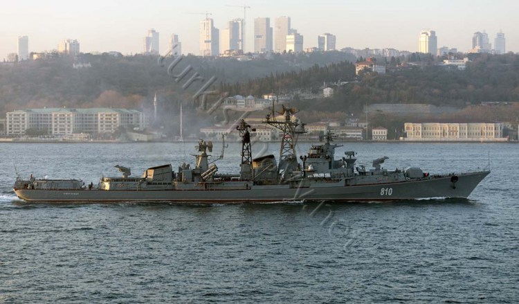 Το ρώσικο αντιτορπιλικό “Smetlivy” περνά τα Στενά [φωτό]