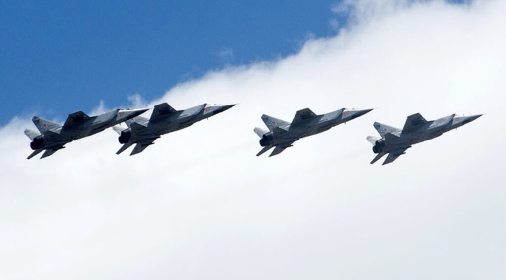 Πτήση μεγάλων αποστάσεων για τα ρωσικά MIG-31BM [βίντεο]