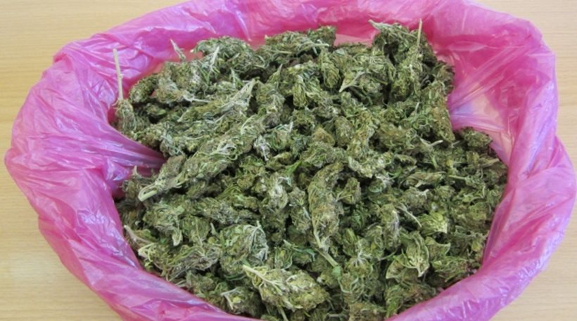 Κόρινθος: Νεαρός Αλβανός πέταξε το χασίς και εξαφανίστηκε