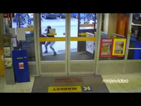 Νεαρή Φινλανδέζα βγάζει νοκ-άουτ λαθρομετανάστες ληστές – Δείτε το βίντεο