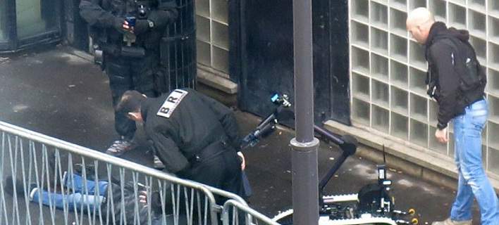 Παρίσι: Βίντεο από την επίθεση του τζιχαντιστή στο αστυνομικό τμήμα – Γνωστός στις αρχές ο δράστης