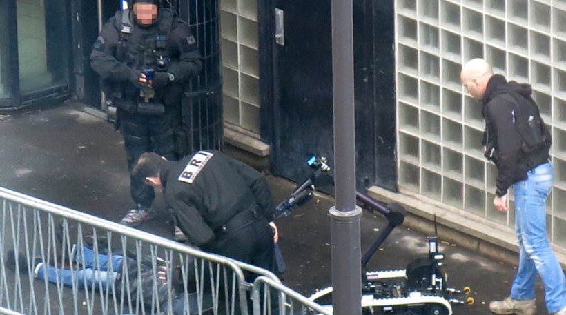 Μαροκινής καταγωγής ο τζιχαντιστής που επιχείρησε να εισβάλει σε αστυνομικό τμήμα στο Παρίσι