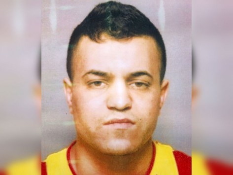 Παρίσι: Αυτός είναι ο άνδρας που ήθελε να εισβάλει στο αστυνομικό τμήμα (φωτό)