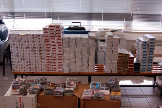 Διαφυγόντες δασμοί 57,8 εκατ. το 2015 από λαθρεμπόριο καπνού