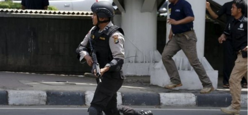 Πανικός στην Τζακάρτα -Ακούστηκαν νέες εκρήξεις