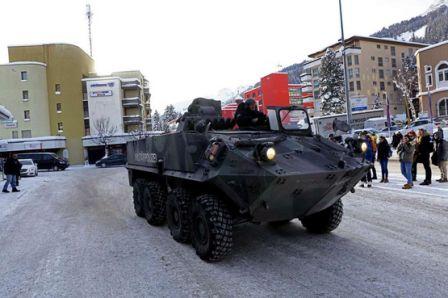 Στους δρόμους ο ελβετικός στρατός για το Παγκόσμιο Οικονομικό Φόρουμ στο Νταβός [φωτό]