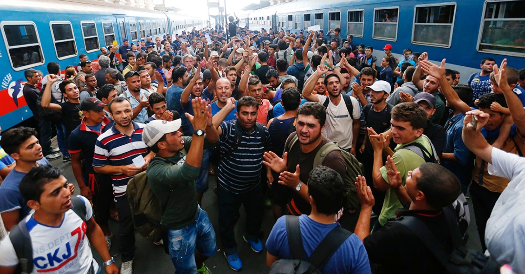 Βίντεο: Ο “Γιάνης Βαρουφάκης” της Ουγγαρίας Δρ. Λάσλο Μποκάρ μιλά για πώς εξοντώνονται τα ευρωπαϊκά έθνη από τη ΝΤΠ (vid)