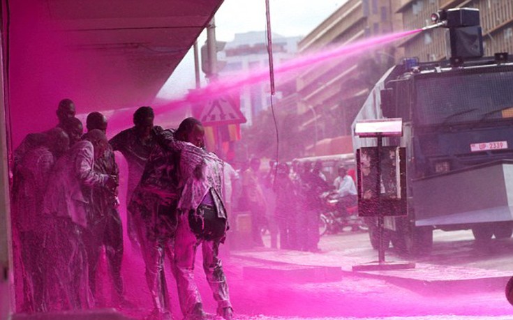 Όπλα καταστολής νέας γενιάς που χρησιμοποιούν κυβερνήσεις του κόσμου