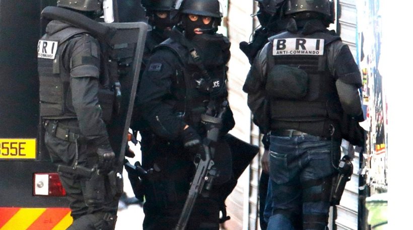 Συναγερμός στο Παρίσι: Εκκενώνονται σχολεία μετά από απειλές για βόμβες!