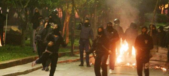 Εισβολή 40 αναρχικών στο Πολυτεχνείο