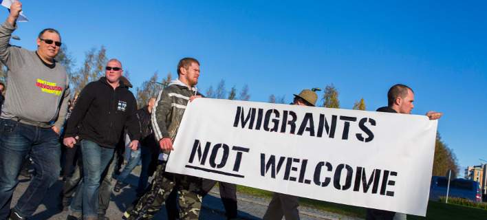 Κουκουλοφόροι επιτέθηκαν σε πρόσφυγες- λάθρο στη Σουηδία