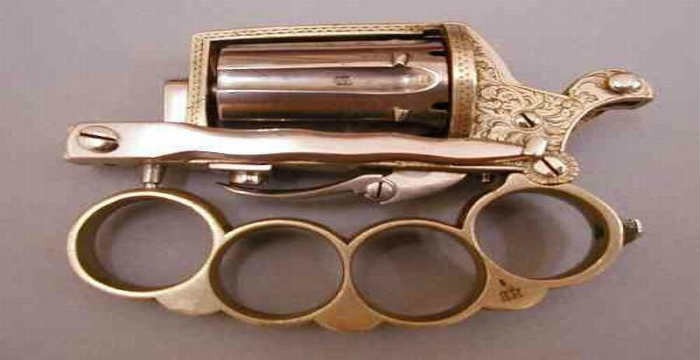 Περίστροφο Apache: Ένα “πολυ-όπλο” χειρός!  [βίντεο]