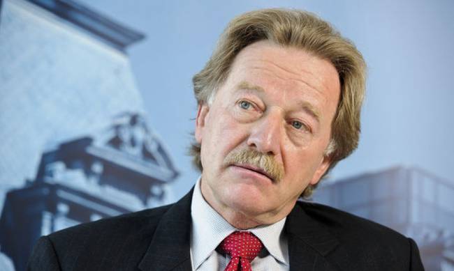 Μερς: “Η ΕΚΤ θέλει αποδείξεις ότι τα 500 ευρώ βοηθά Μαφία και τρομοκρατία”