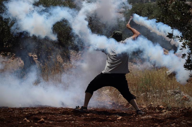Μάχες στην Κω: Οι πολίτες αντιστέκονται στην ισλαμική εισβολή (φωτό)