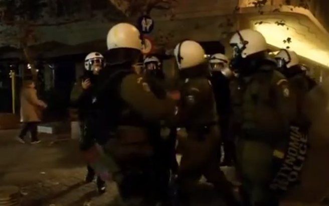 Έξι συλλήψεις το βράδυ στα Εξάρχεια