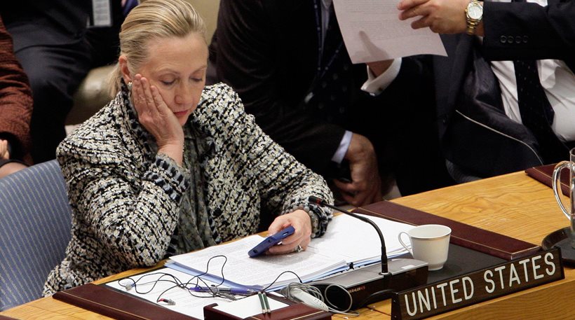 Επιβεβαιώνει το FBI τη διεξαγωγή έρευνας στα email της Κλίντον