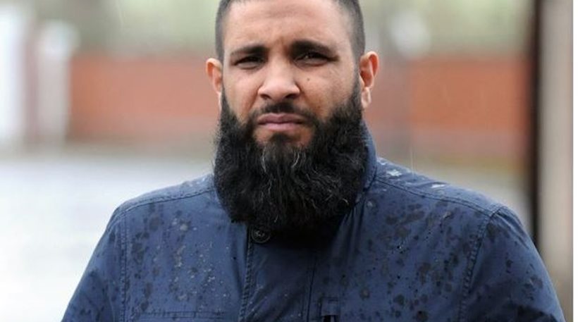 Βρετανία: Πρόβλημα να είσαι μουσουλμάνος με γένια – Τον κατέβασαν από το αεροπλάνο για ανάκριση