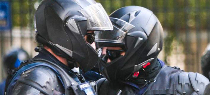 ΟΜΙΚΡΟΝ: Οι αστυνομικοί με τα μηχανάκια στους δρόμους της Αθήνας