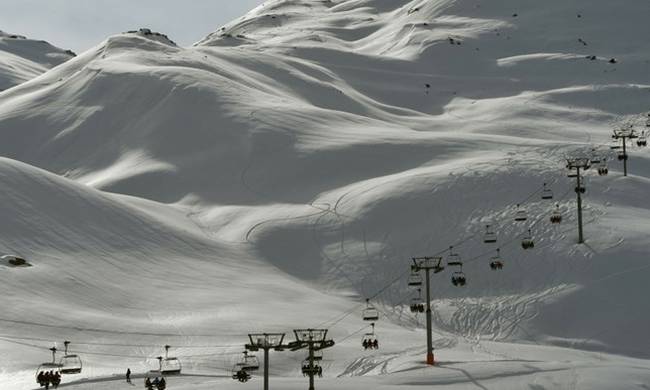 Αυστρία: Με ελικόπτερα διέσωσαν 50 σκιέρ σε υψόμετρο 1000 μέτρων