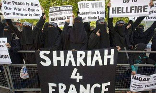 Η προφητεία του Καντάφι – Προσεχώς τζαμί η Παναγία των Παρισίων!