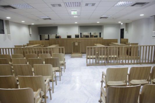 Ηράκλειο: Στο εδώλιο πρώην περιφερειάρχης, δήμαρχος και δημοτικοί σύμβουλοι για την παράνομη παραλιακή