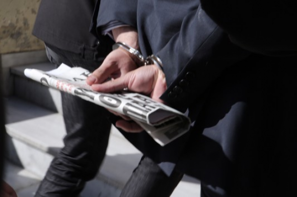 Διάλογοι για γέλια και για κλάματα από το κύκλωμα δημοσιογράφων – εκβιαστών